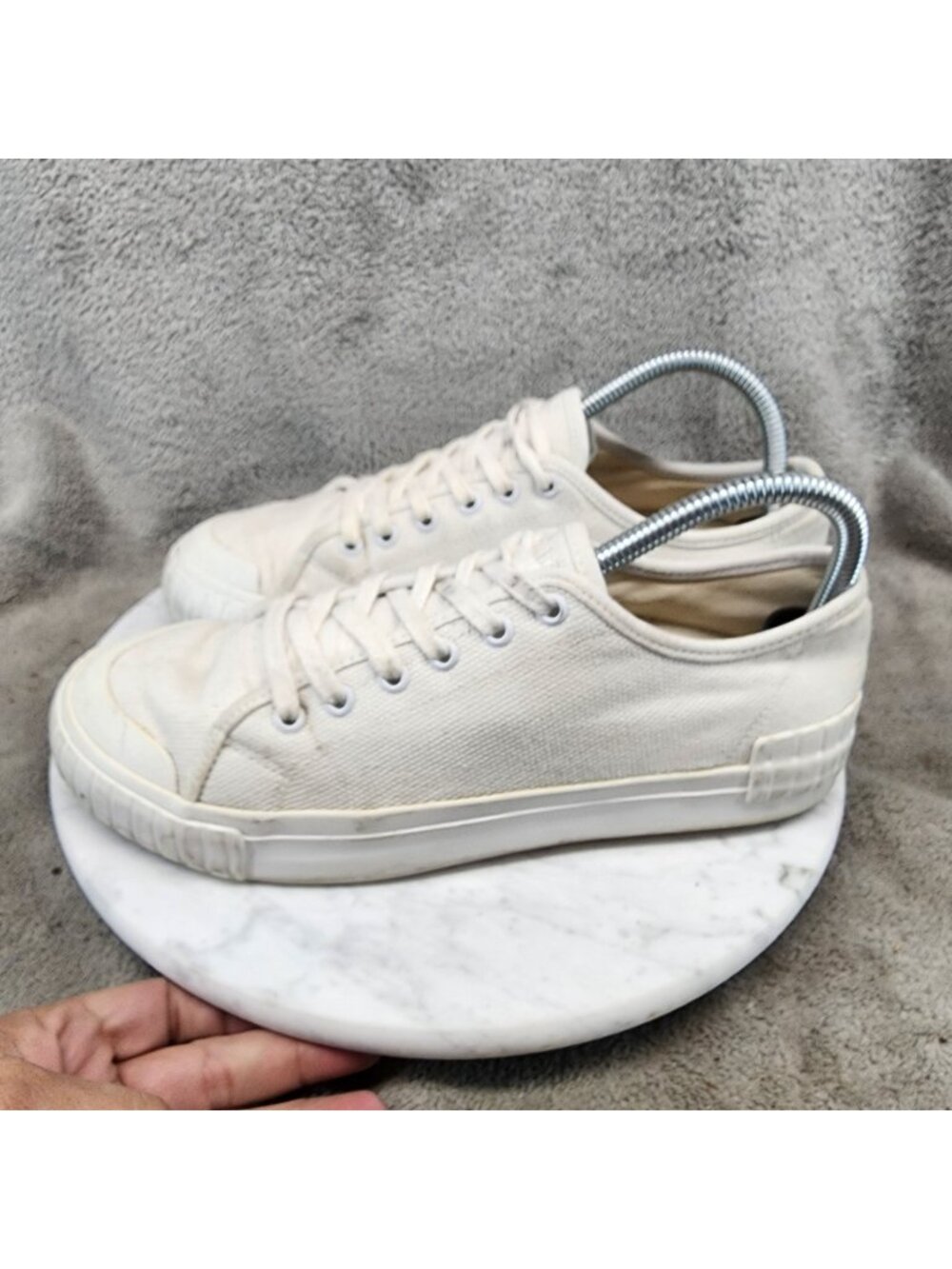 Taos Shoes Womens Size 6.5 One Vision White Lace Up Sneakers *Read*